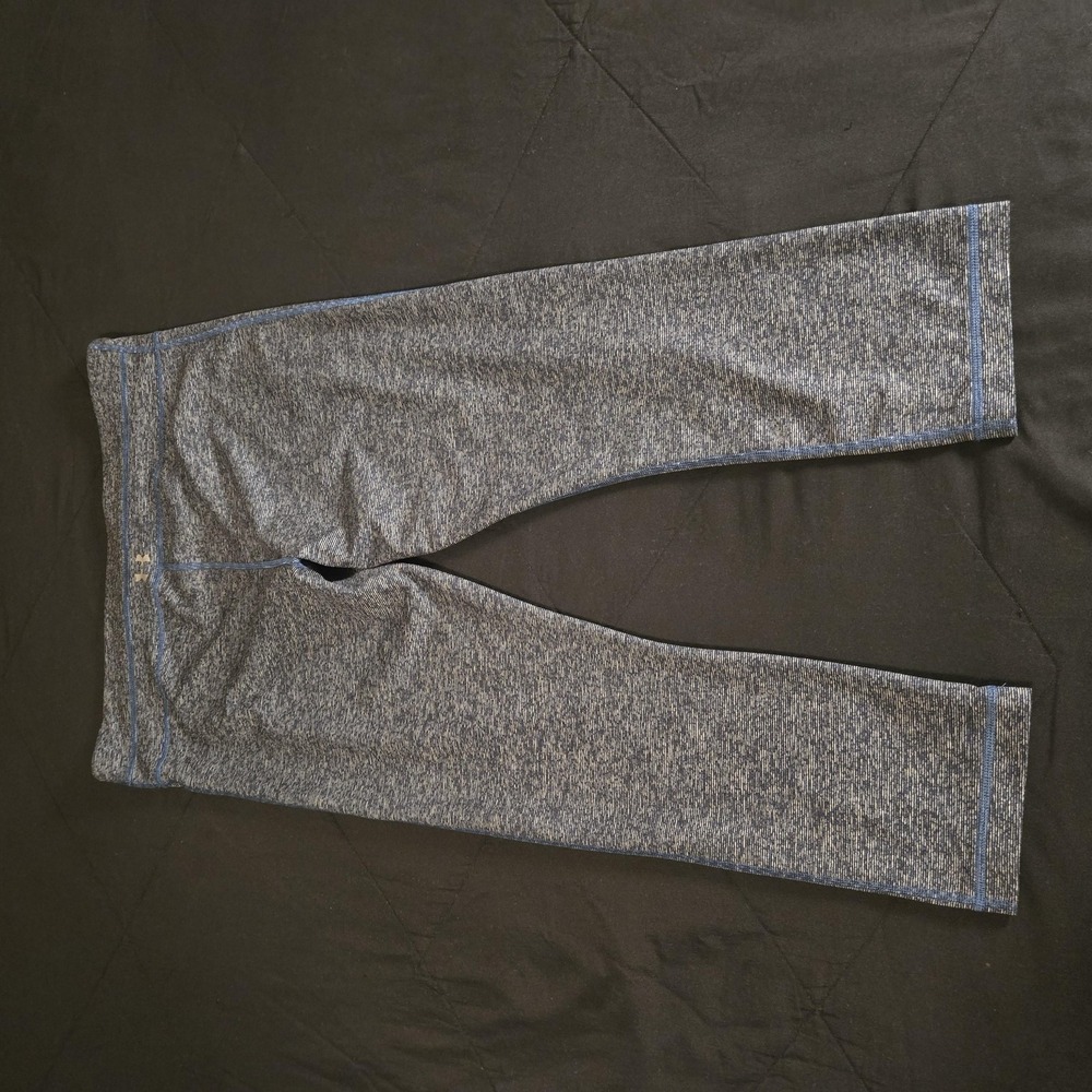 Under Armour Women's Capri Leggings Blue Space Dye M Workout Running Comfort - Picture 5 of 9